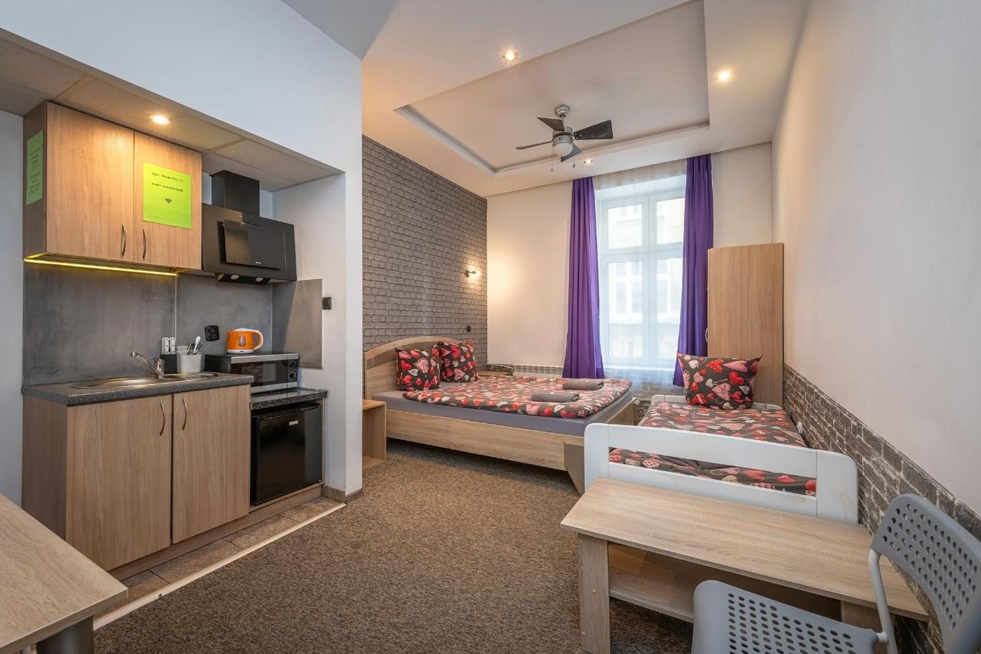 קרקוב 70S Hostel מראה חיצוני תמונה